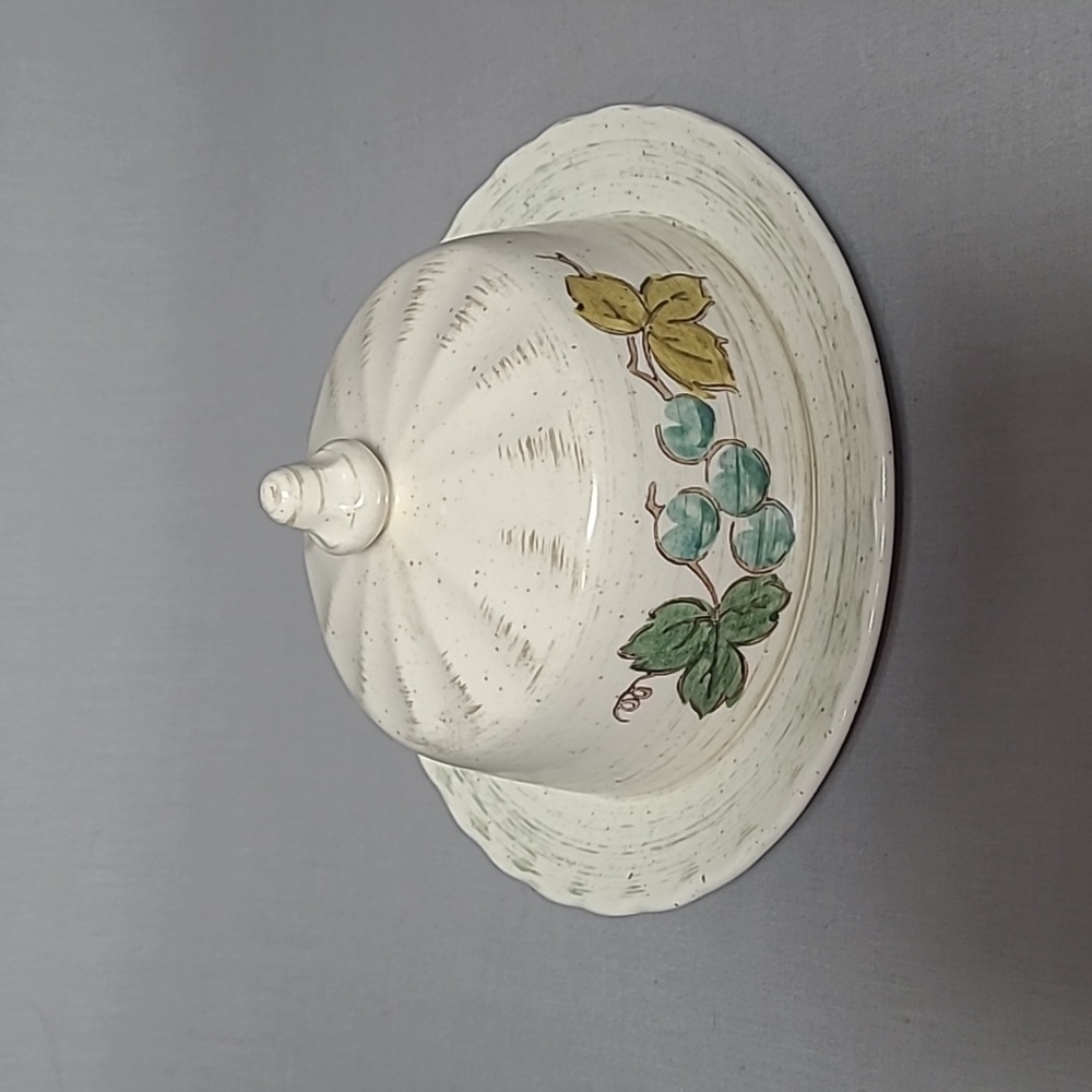 Vernon Ware Metlox Pottery California Vineyard Grape Round Butter Dish w/Lid